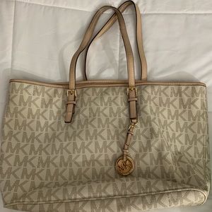 Michael Kors Jetset Tote